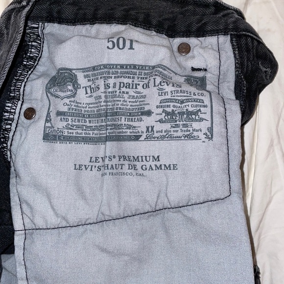 LEVI’s 501 Shorts - Picture 3 of 3